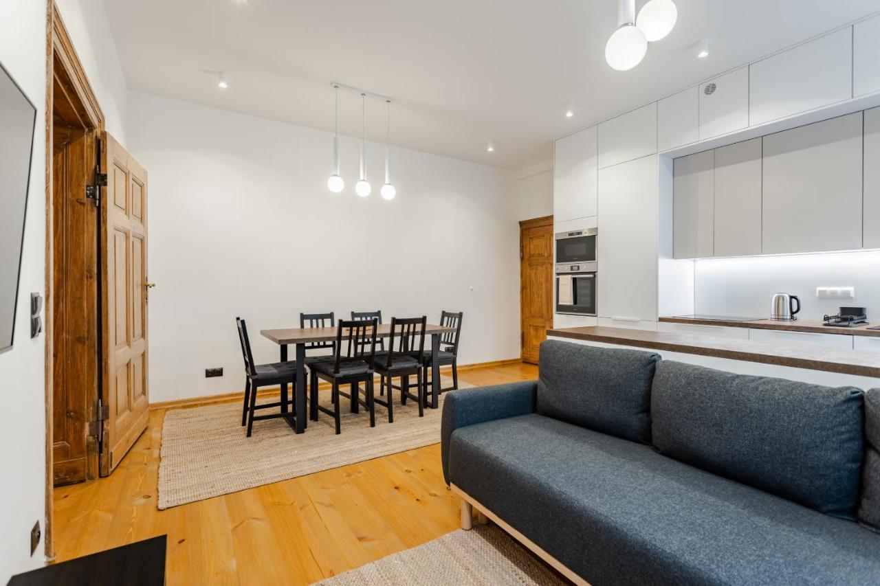Two Bedroom Very Berry Apartment In Poznan With Desk By Noclegi Renters ภายนอก รูปภาพ