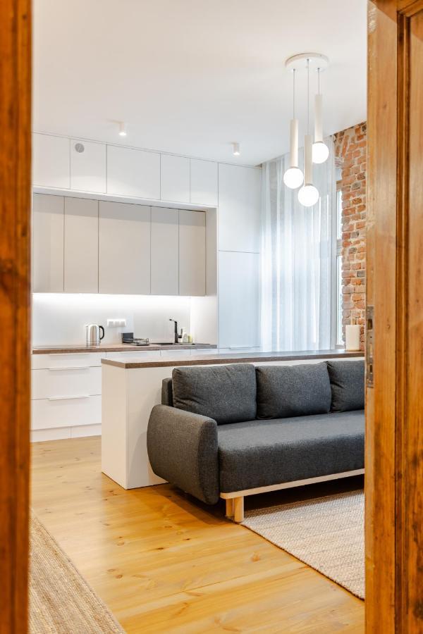 Two Bedroom Very Berry Apartment In Poznan With Desk By Noclegi Renters ภายนอก รูปภาพ