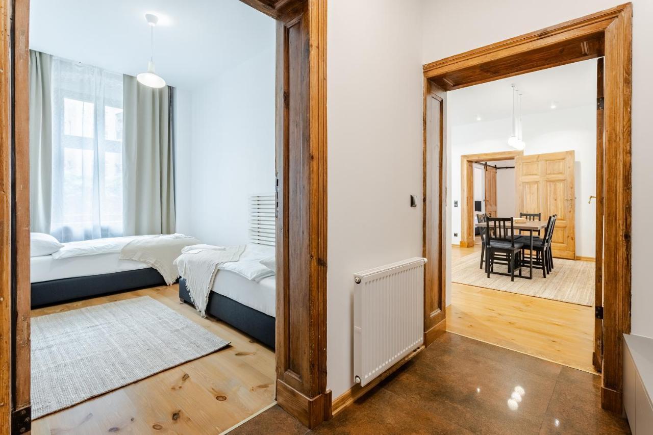 Two Bedroom Very Berry Apartment In Poznan With Desk By Noclegi Renters ภายนอก รูปภาพ