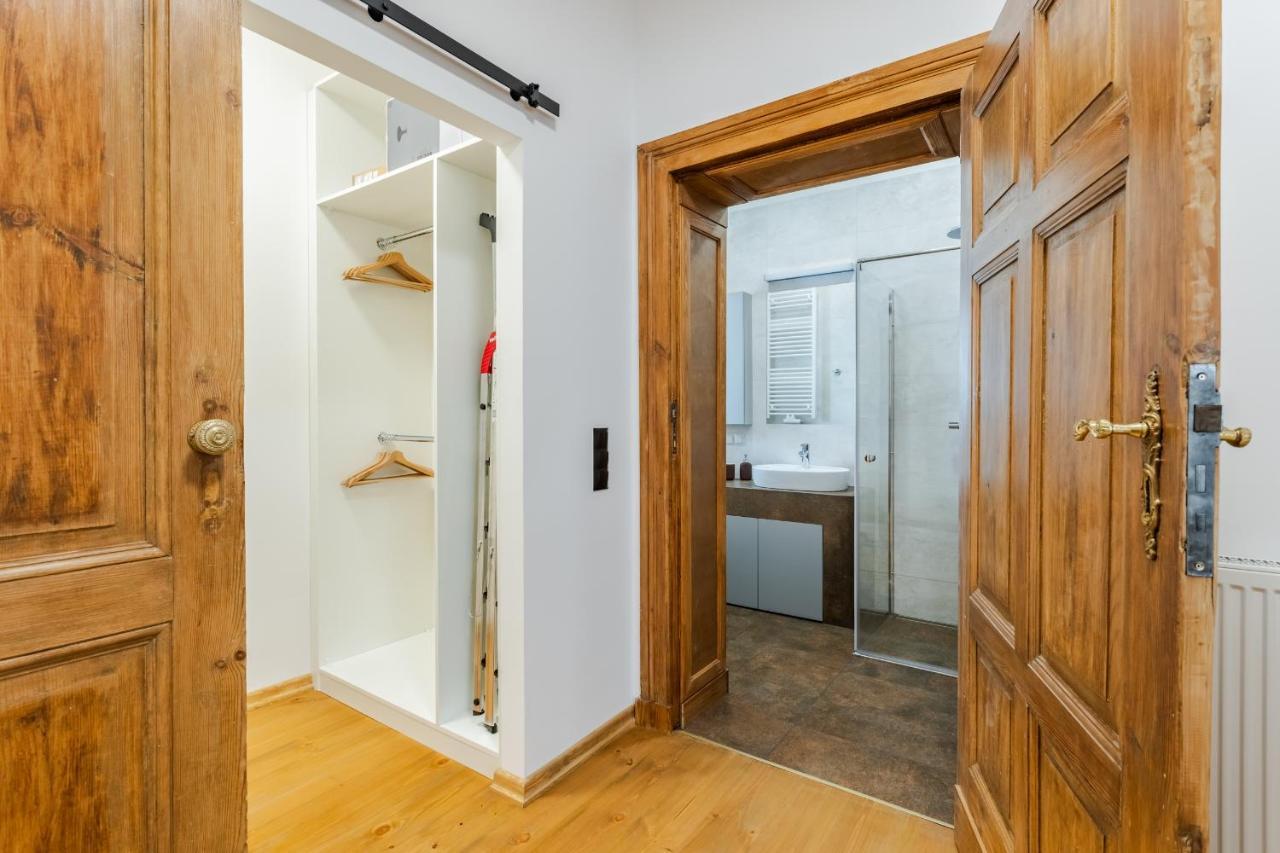 Two Bedroom Very Berry Apartment In Poznan With Desk By Noclegi Renters ภายนอก รูปภาพ